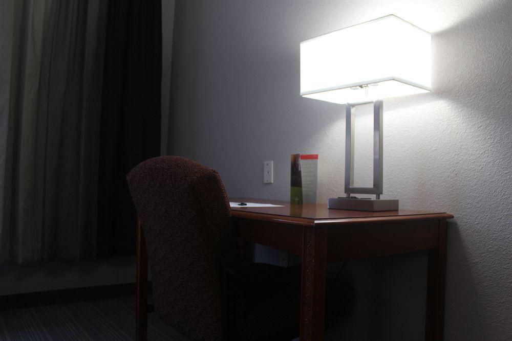 Hotel Country & By Radisson, Lackland Afb San Antonio, Tx