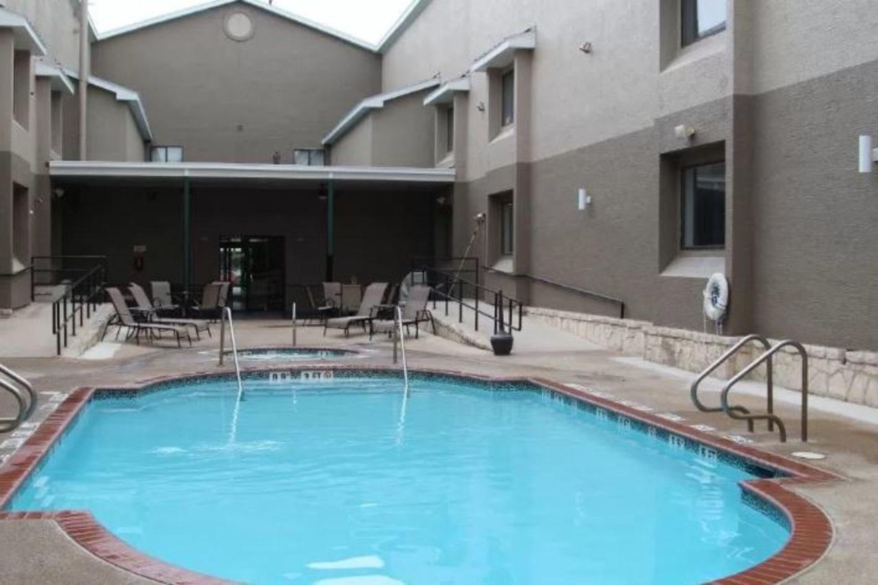 Country & By Radisson, Lackland Afb San Antonio, Tx 3*