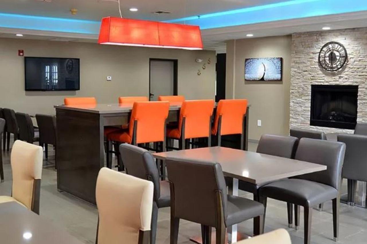 Country & By Radisson, Lackland Afb San Antonio, Tx 3*