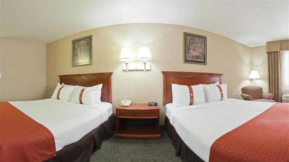 Country & By Radisson, Lackland Afb San Antonio, Tx Hotel