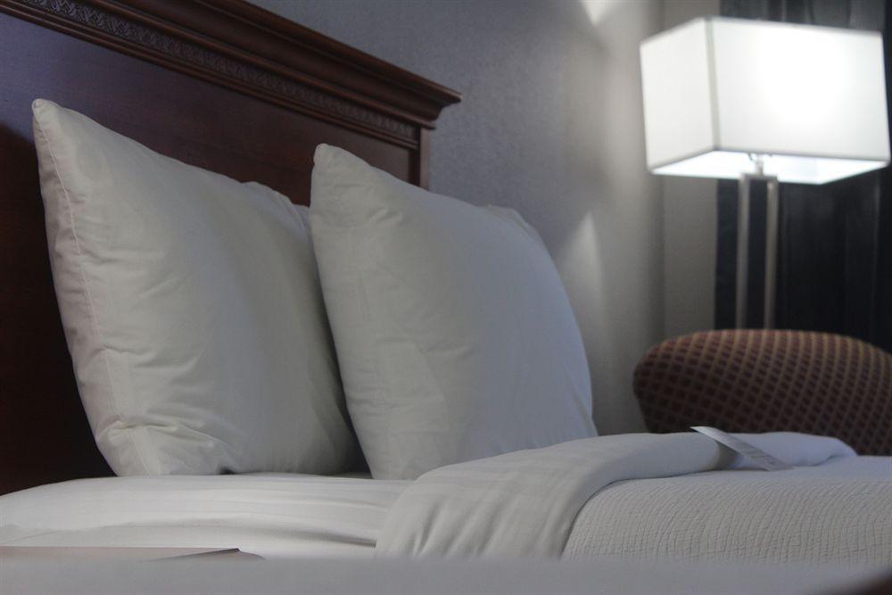 Hotel Country & By Radisson, Lackland Afb San Antonio, Tx 3*