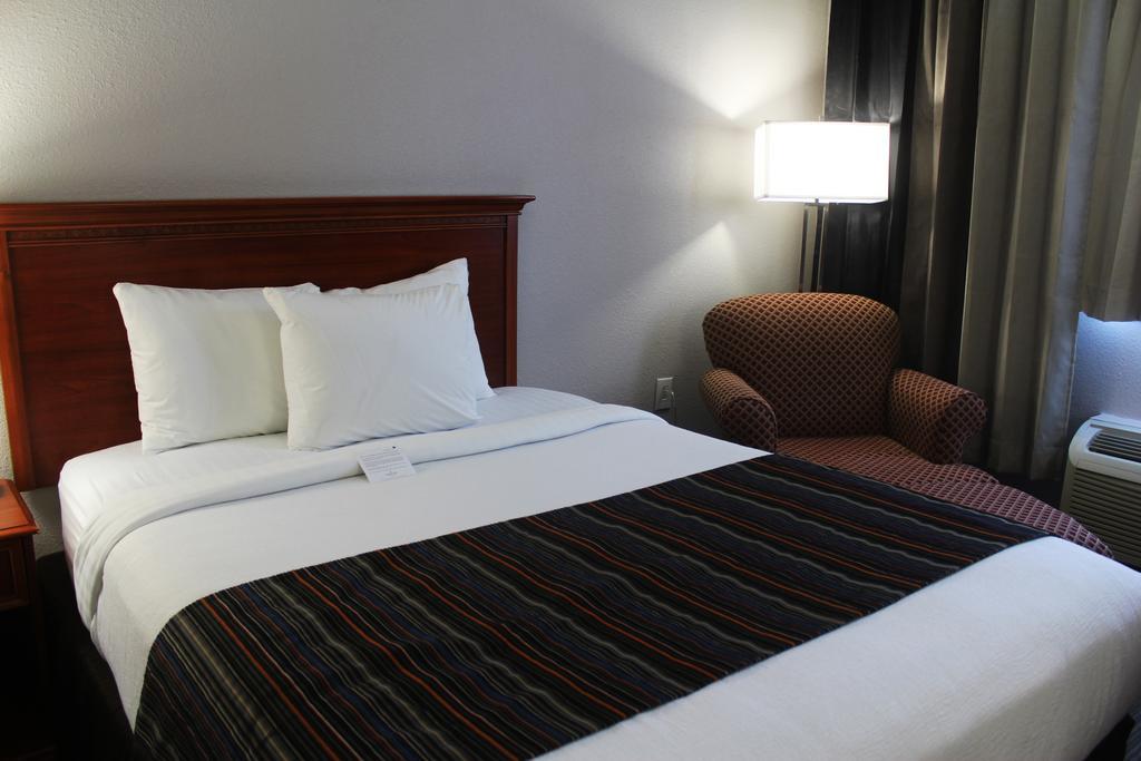 Country & By Radisson, Lackland Afb San Antonio, Tx 3* San Antonio