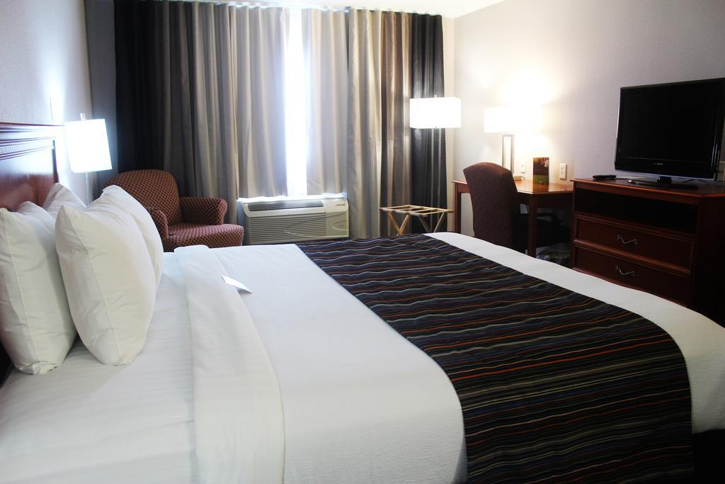 Country & By Radisson, Lackland Afb San Antonio, Tx Hotel San Antonio