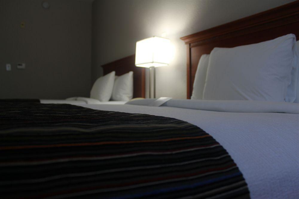 Country & By Radisson, Lackland Afb San Antonio, Tx Hotel