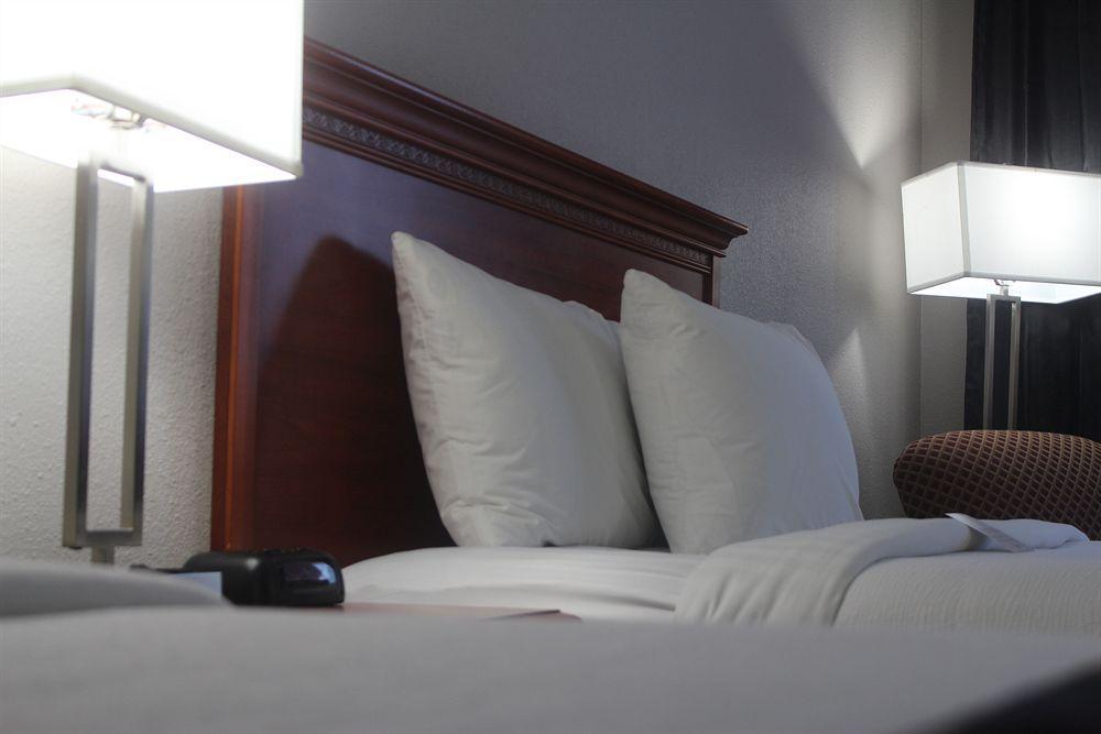 Country & By Radisson, Lackland Afb San Antonio, Tx Hotel San Antonio