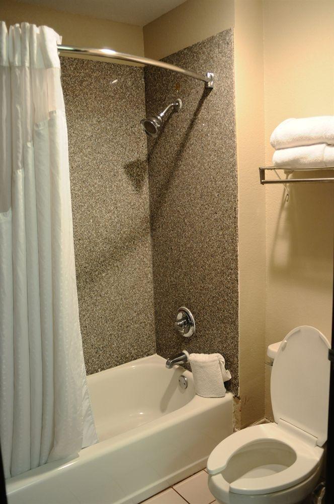 Country & By Radisson, Lackland Afb San Antonio, Tx 3*