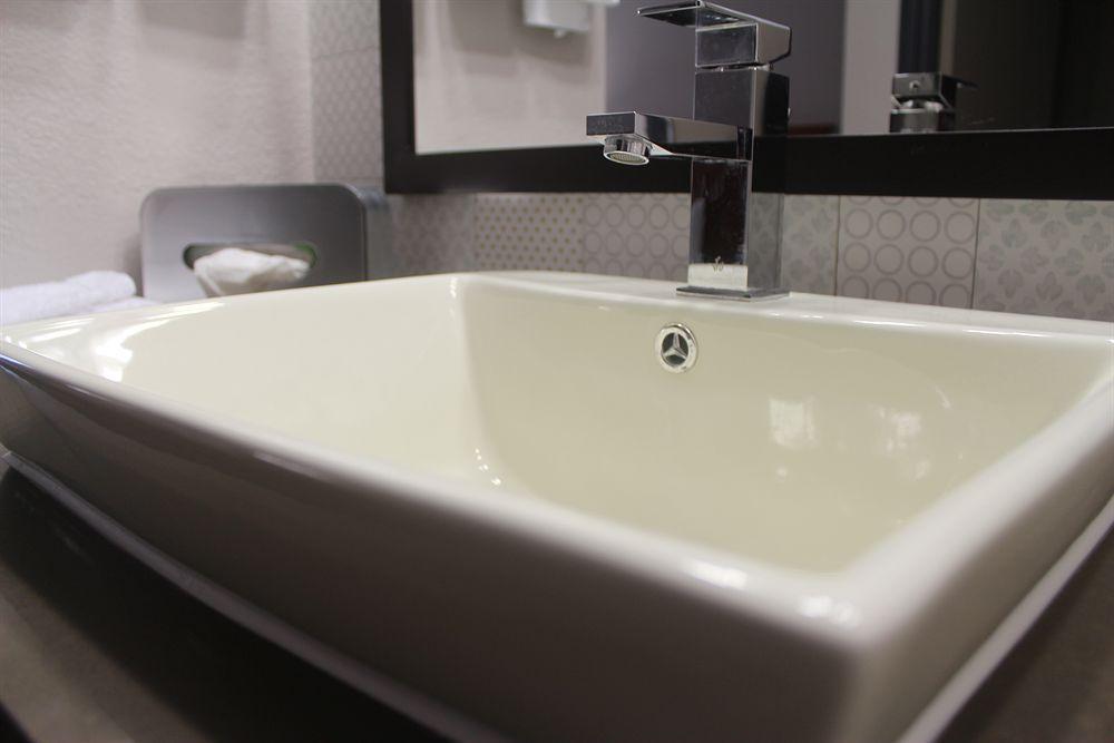 Hotel Country & By Radisson, Lackland Afb San Antonio, Tx San Antonio