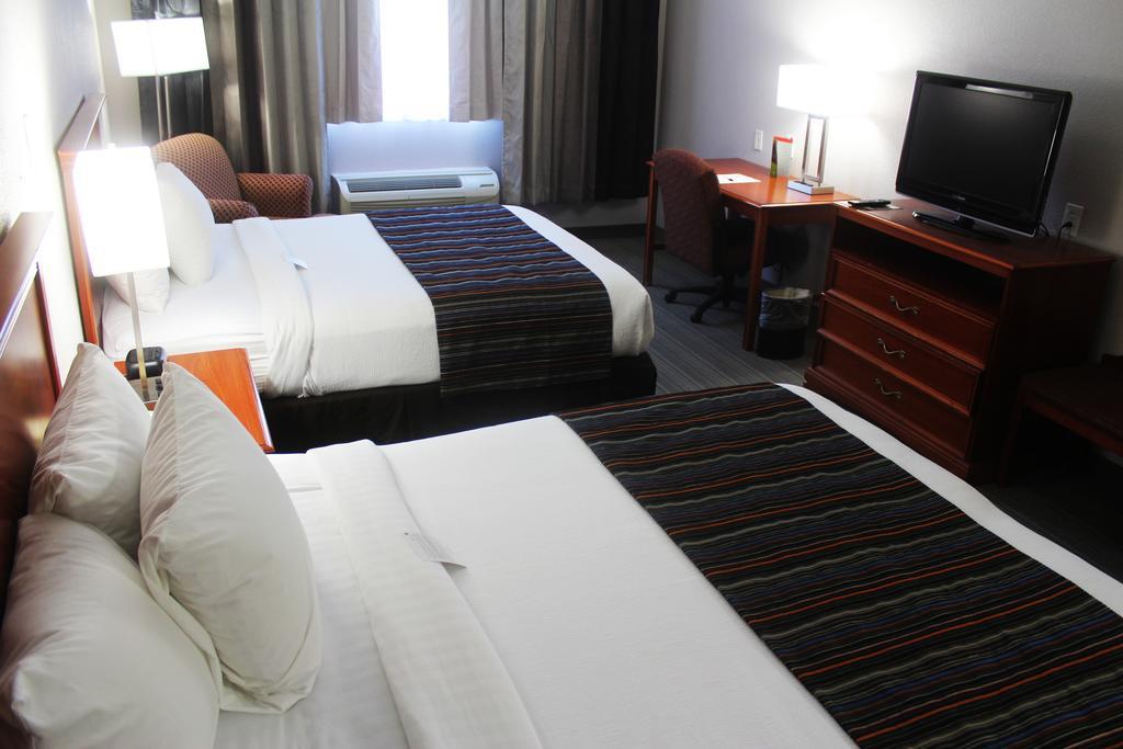 Hotel Country & By Radisson, Lackland Afb San Antonio, Tx 3*
