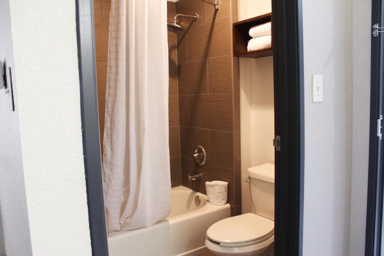 Country & By Radisson, Lackland Afb San Antonio, Tx San Antonio